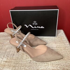 NINA Billie NIB Tan Pointed Toe Slingback 21/2” Heels Stretchy Rhinestone Straps